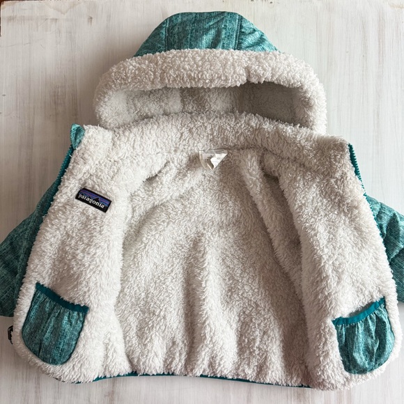 Patagonia Baby Reversible Dream Song Hooded Jacket (size 6-12 months) - Picture 5 of 10